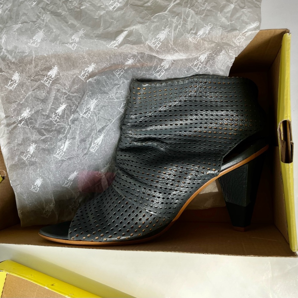 NEW IN BOX Fly London Indigo Iwo Toe Dark Grey Leather Ankle Boot 40 - Picture 6 of 16